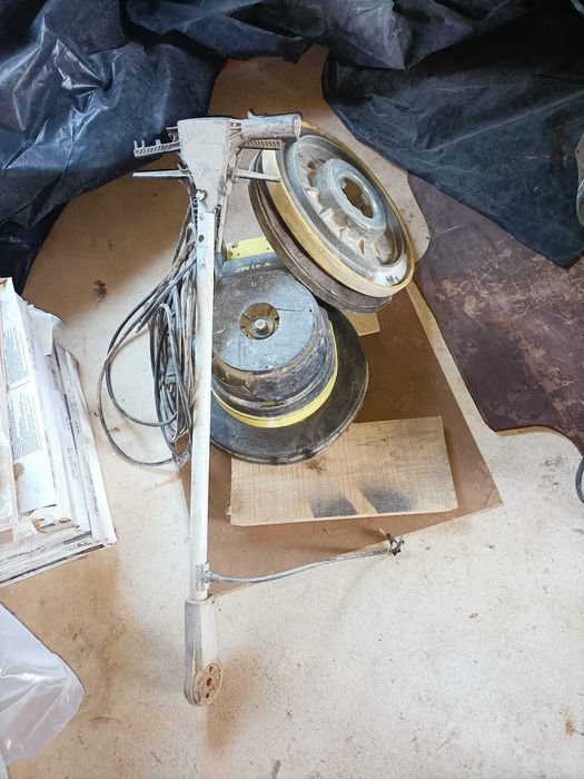 Máquina de lixar mono disco marca viking