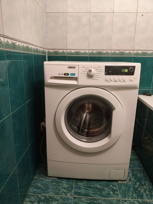 Продам стиральную машину Занусси