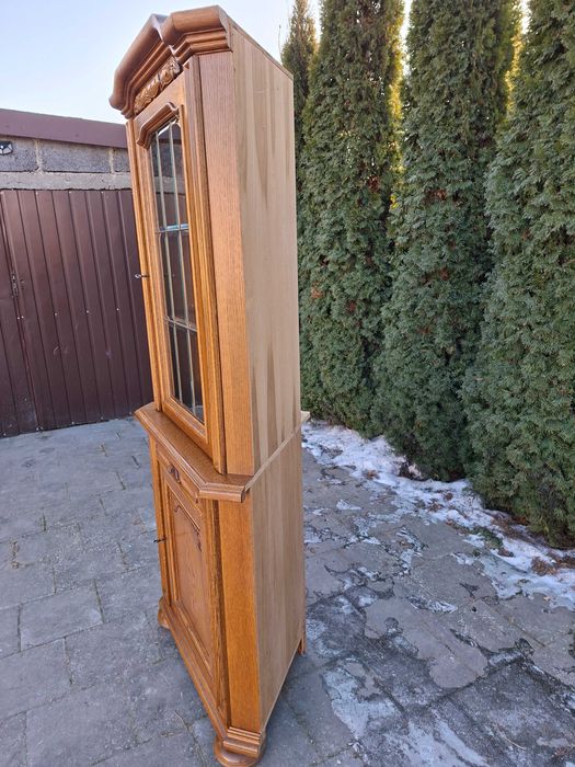 Witryna narożnikowa z 2 częśći
