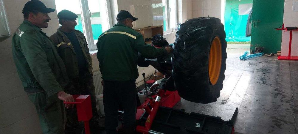 Є БУ та нові Шиномонтаж R56 для вантажних,ЛЕГКОВИХ авто та С/Г техніки