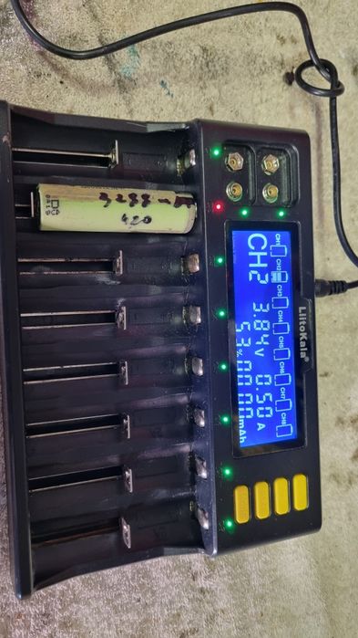 Ładowarka ogniw 3,7,volt