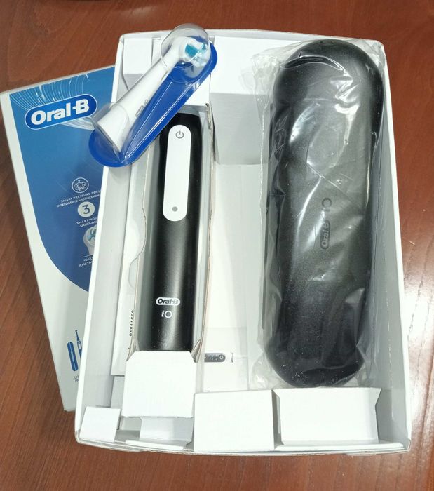 Escova Elétrica Oral-B IO Series 3 + 2 recargas