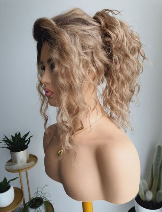 Peruka fale loki blond z odrostem 3DNowa peruka wykonana z wysokiej ja