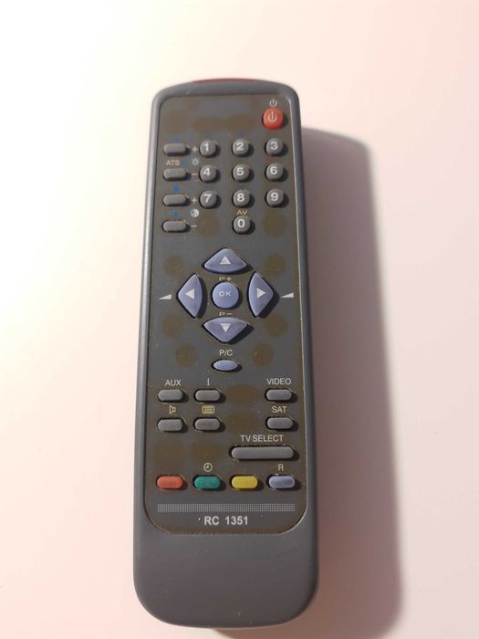 Pilot do telewizora RC1351