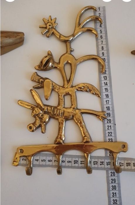 Бронзовая рамка ,старинная . Подсвечники , пушка