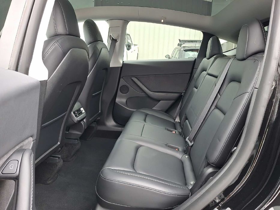 Tesla Model Y      2021