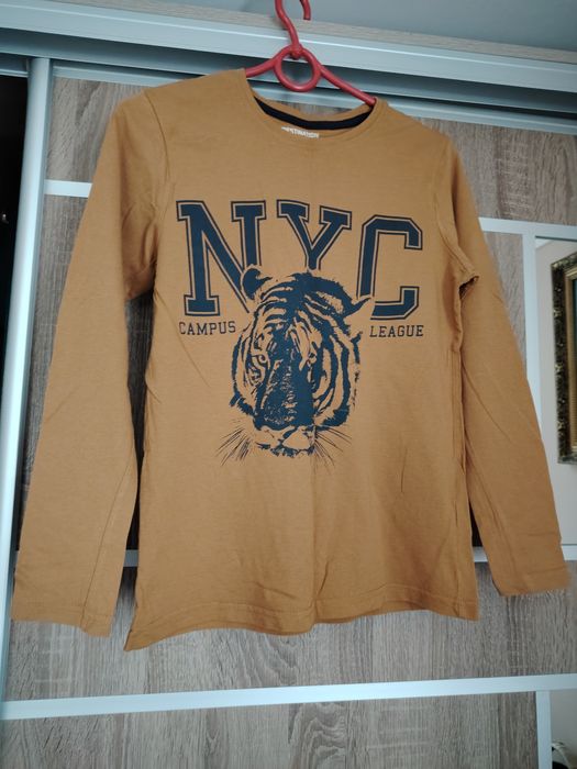 Кофта на хлопця.