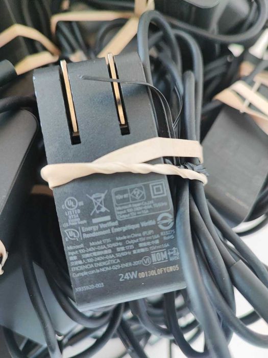 Оригінальний блок живлення Microsoft Surface 1735 15V 1.6A 24W