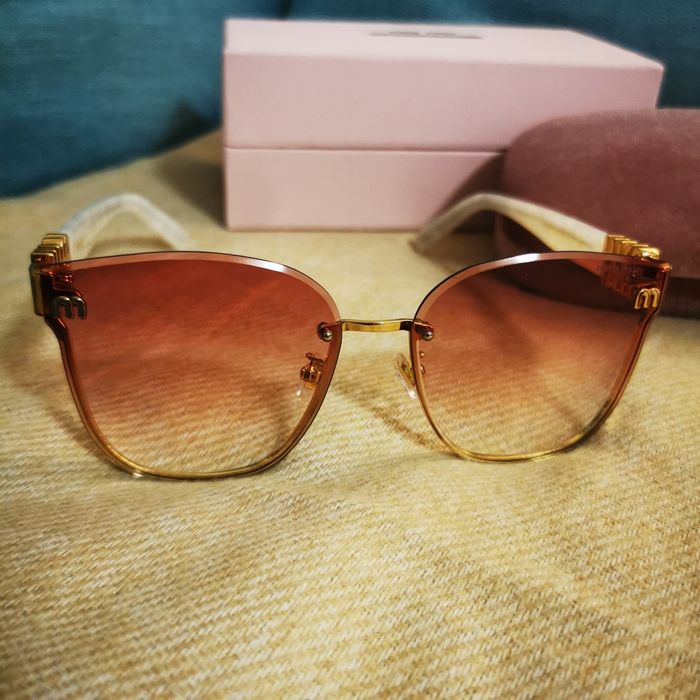 Okulary przeciwsłoneczne miu miu