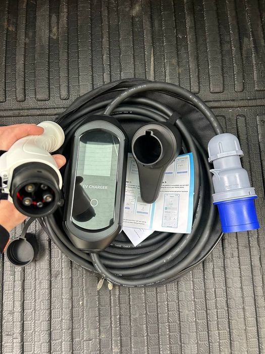 Зарядний пристрій для американських електромобілів