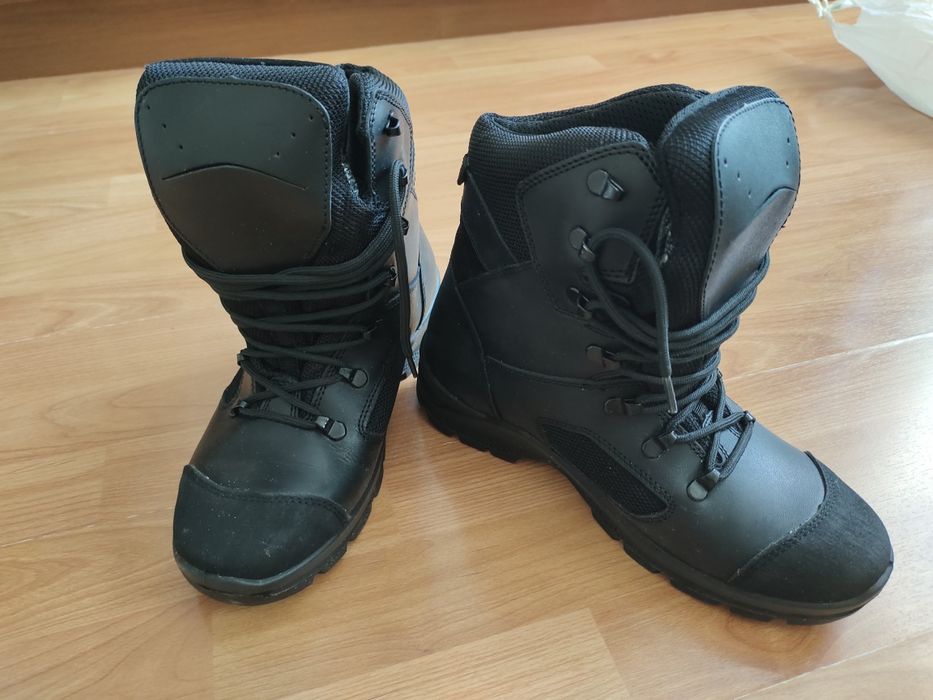 Берцы чёрные. 41 размер.