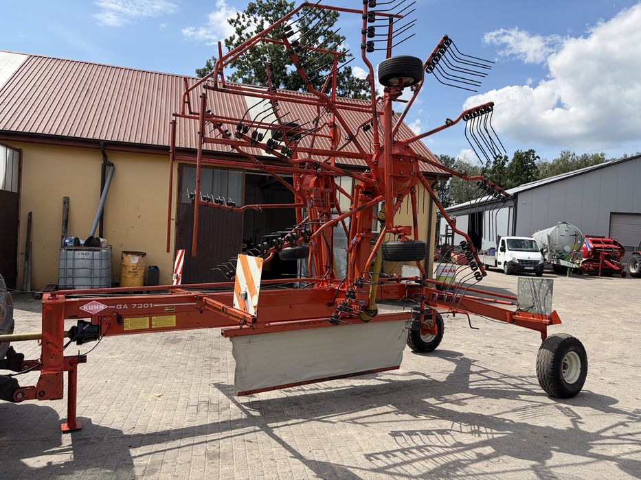 Zgrabiarka 2 karuzelowa Kuhn GA 7301 7,3m