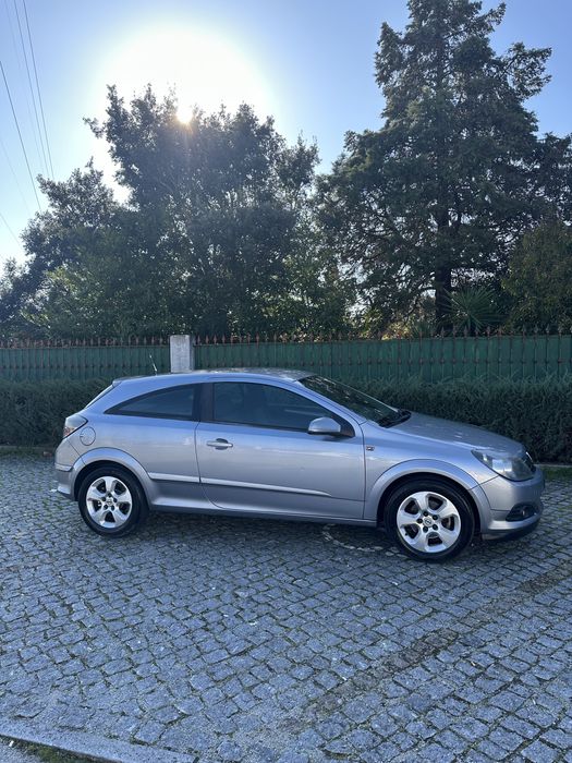 Opel Astra GTC 2 lugares