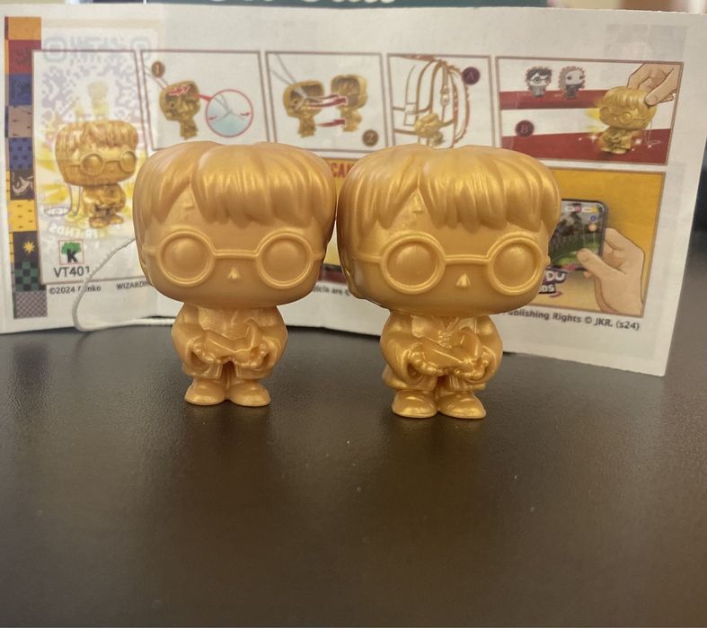 Рідкісна фігурка золотого Гаррі Поттер кіндер джой