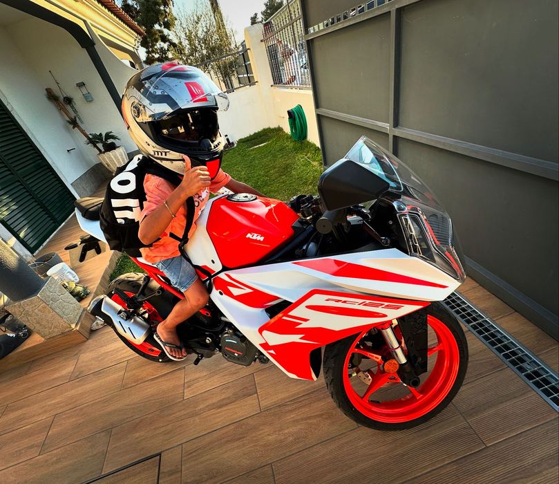 Mota KTM RC 125 como nova