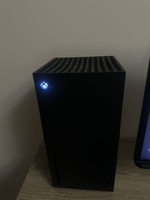 Xbox (Series X) (1TB) + elite controller 2