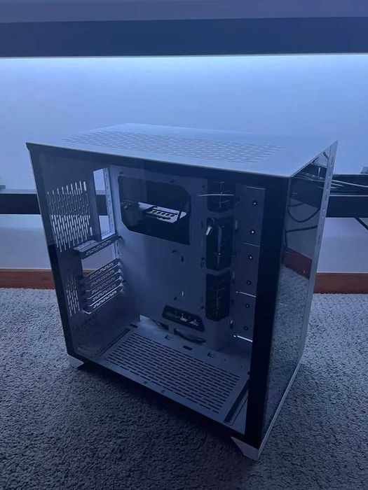 Caixa Lian Li O11 Dynamic ROG Edition - Branca