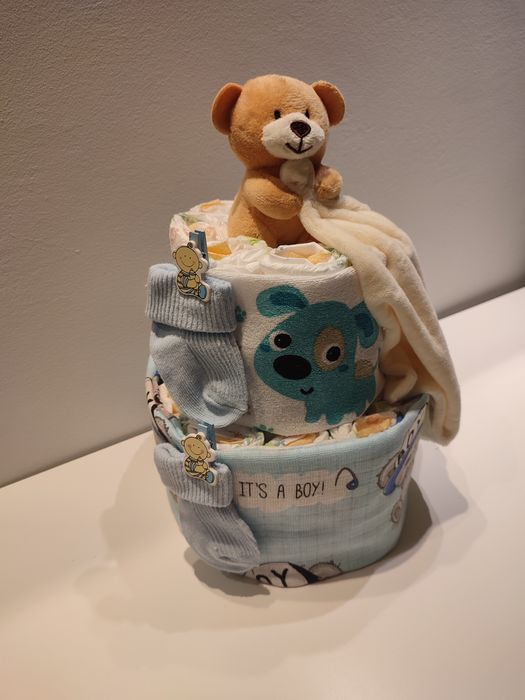 Tort z pampersów-prezent, narodziny, baby shower