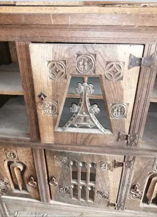 Móvel Antigo em madeira maciça