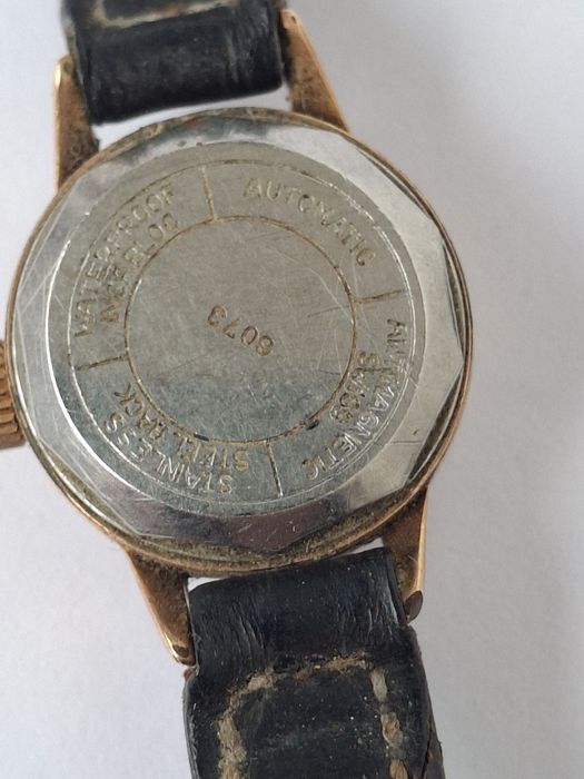 Relógio antigo senhora Licurgo swiss made não testado