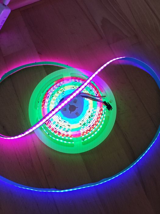 Taśma LED COB RGBIC 5 m – NEON 576 LED/m WS2811 12 V Smart WiFi Nowa