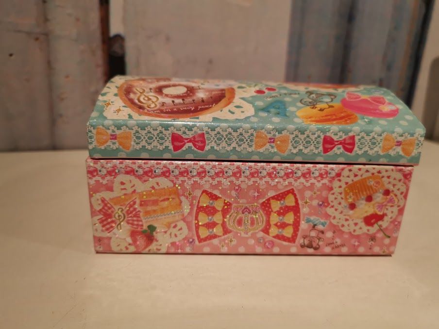 Nowy kuferek, szkatułka na biżuterię