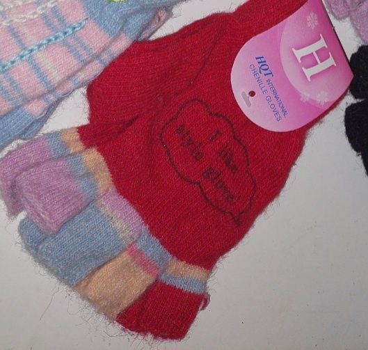 Rękawiczki damskie bez palców czerwone z napisem