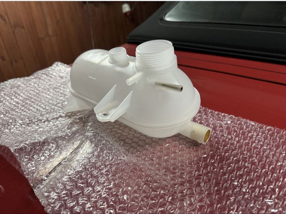 Zbiornczek wyrownawczy zbiornik e30 e28 Bmw m20