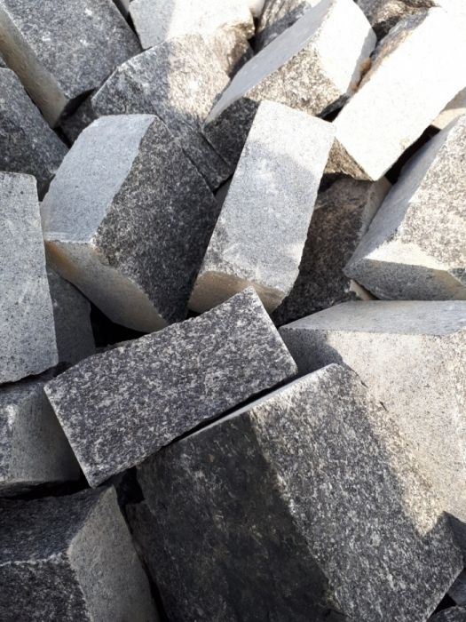 Бруківка гранітна