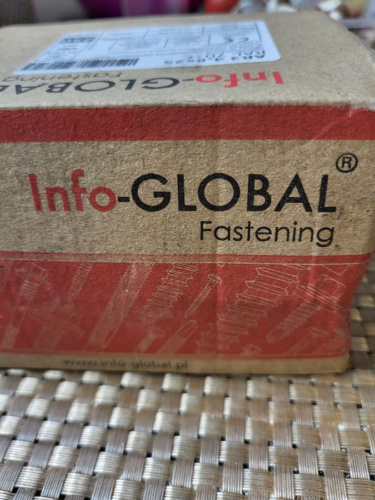 Info-Global Fastening wkręty.