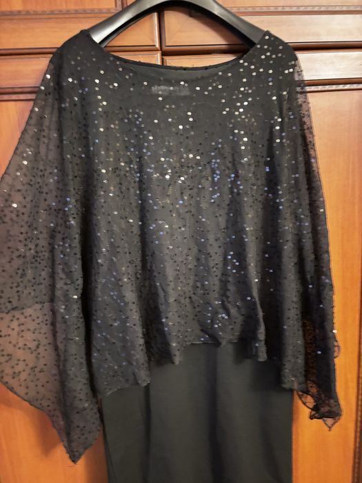 Жіноча сукня з паєтками