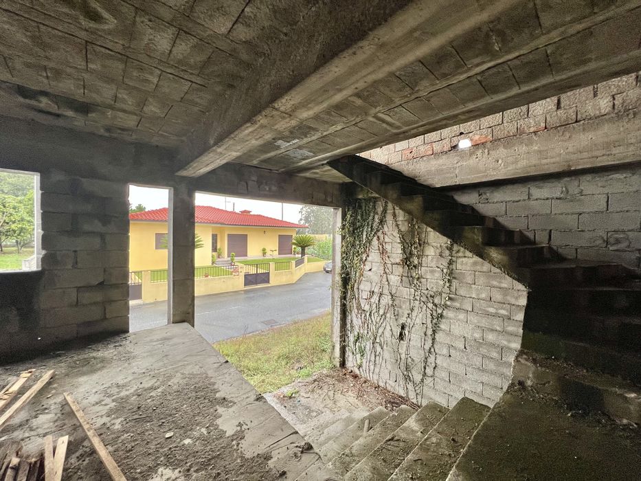 Pavilhão / Armazém Pronto Acabar