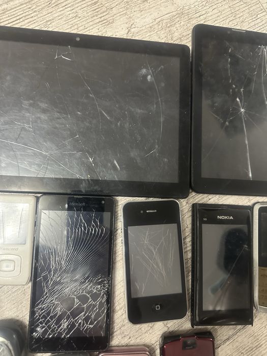 Телефони, планшет