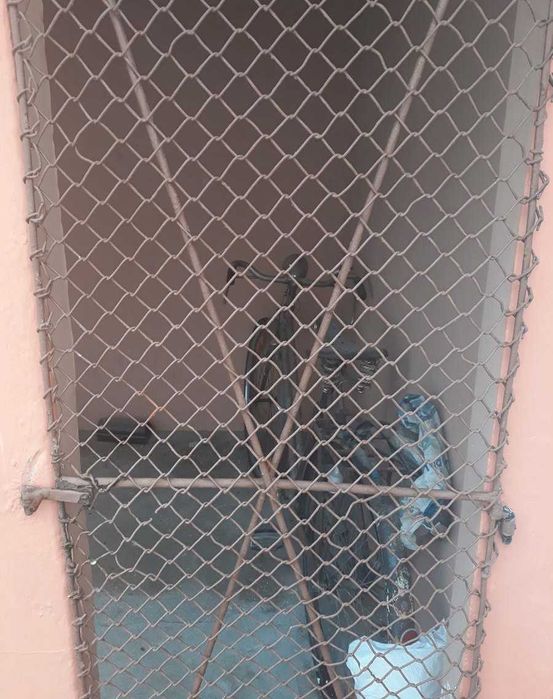 Porta e Rede em Ferro/ Brevemente estará disponível  !