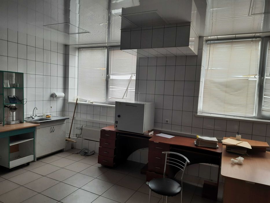 Комплекс нежитлових будівель з зем. ділянкою та виробничим обладнанням