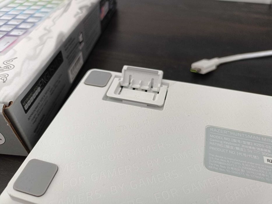 Teclado Razer Huntsman Mini Branco