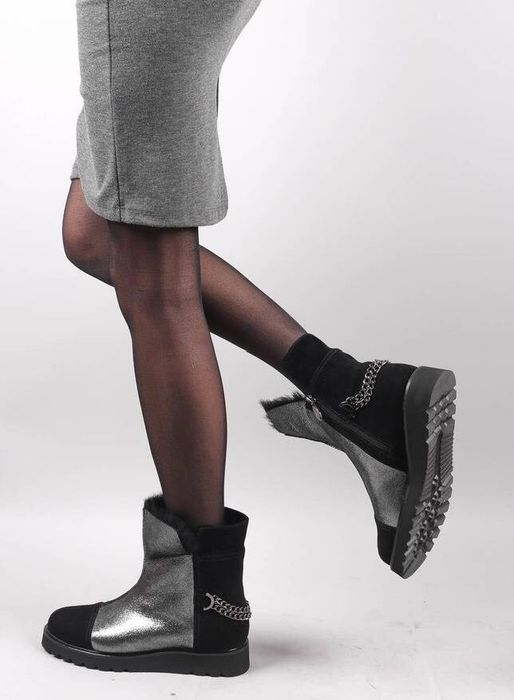 Зимние ботинки MARIA MORO. Новые. Размер 39. Стелька 25.5см.