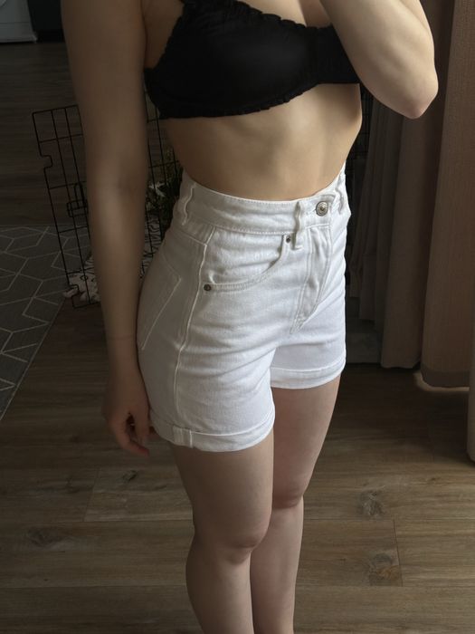 Mom шорти stradivarius