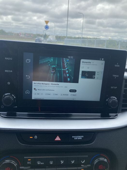 Play 2 video pro netflix youtube w samochodzie