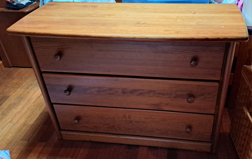 Cómoda com 3 gavetas