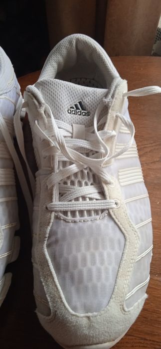 Продам кроссівки Adidas