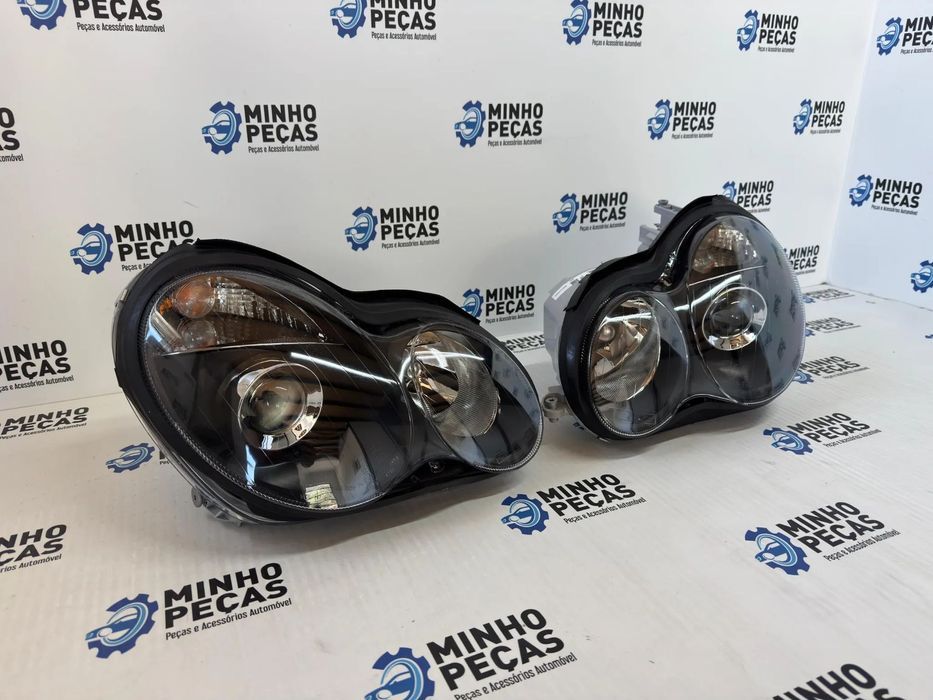 Faróis frontais Mercedes (W203) Fundo Preto