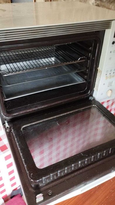 Micro-ondas Bosch HMG 8420 com Grill – Bom Estado