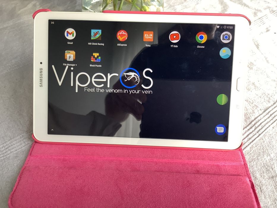 Tablet Samsung TAB E 9,6" BDB stan, idealny dla maluchów