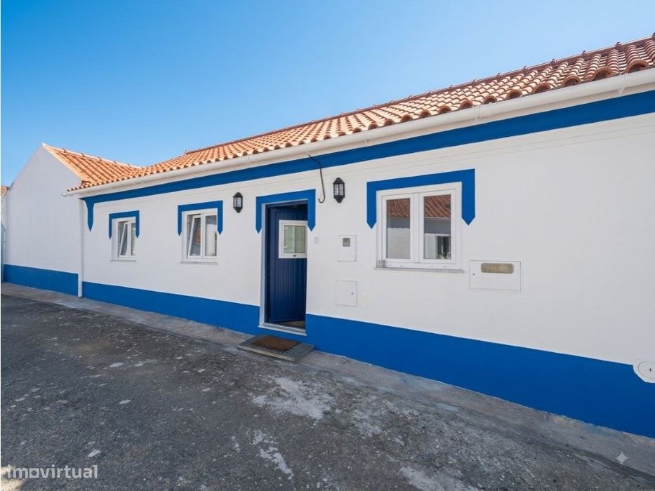 Moradia T2 Totalmente Remodelada com Terreno e Poço em Vale do Pereiro