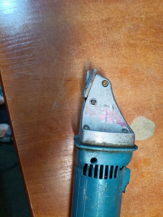 Nożyce do blachy Makita JS 1670.