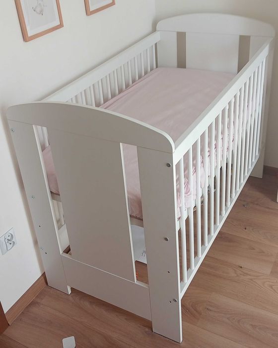 Łóżeczko białe dziecięce wymiar 120x60 z materacem