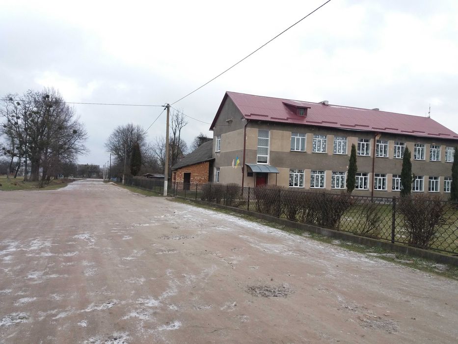 Продажа ділянки біля лісу під забудову