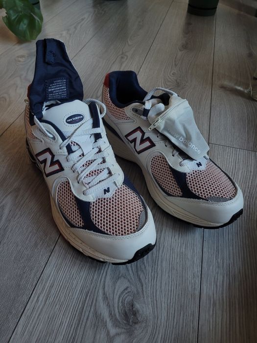 New Balance 2002r