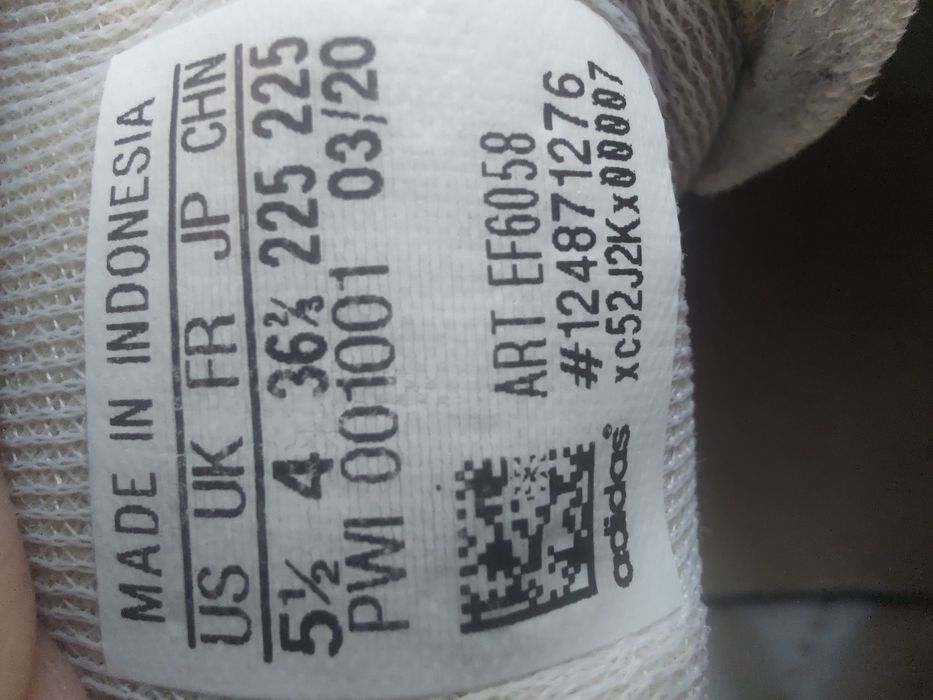 Buty Adidas Team Court EF6058 – używane, stan dobry